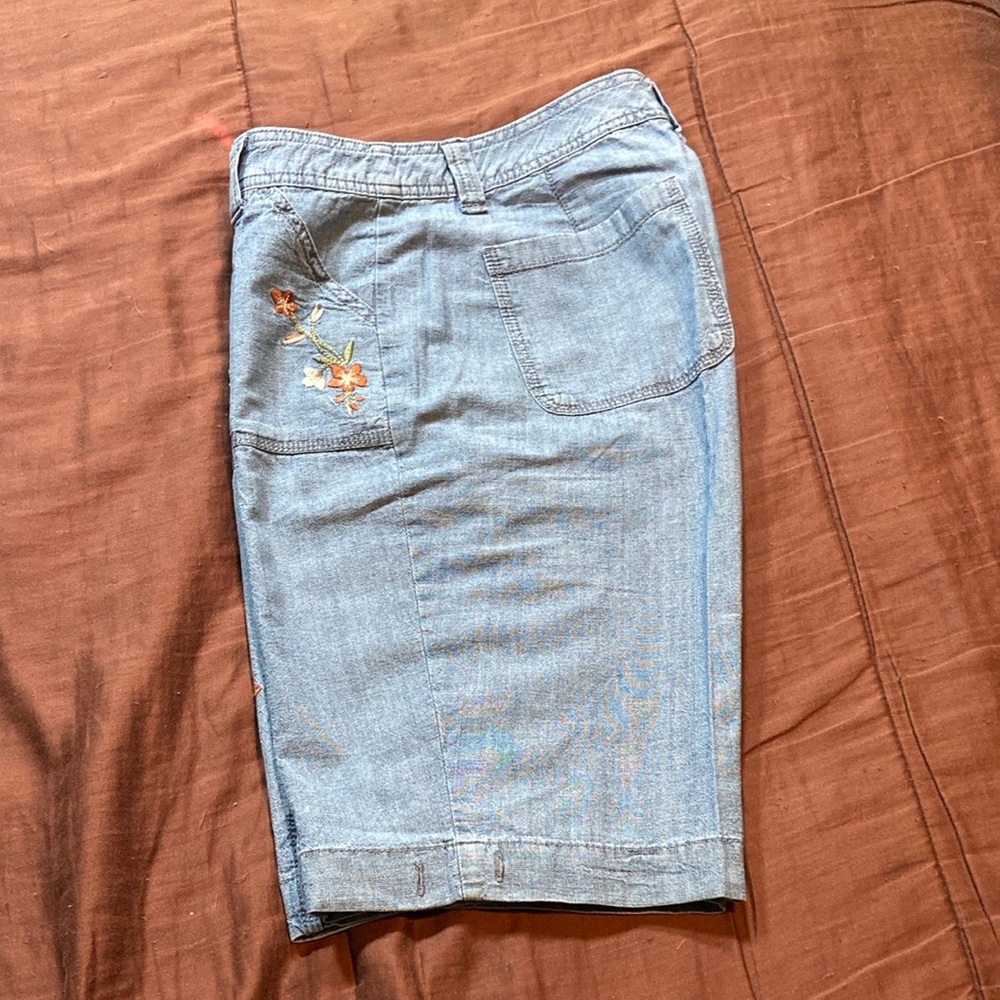 Women’s Bermuda Shorts by St. John’s Bay Brand.  EUC! - Picture 13 of 15